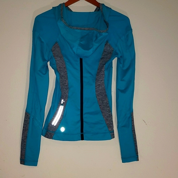 Rare Lululemon Cross Train Pullover  - Picture 5 of 10